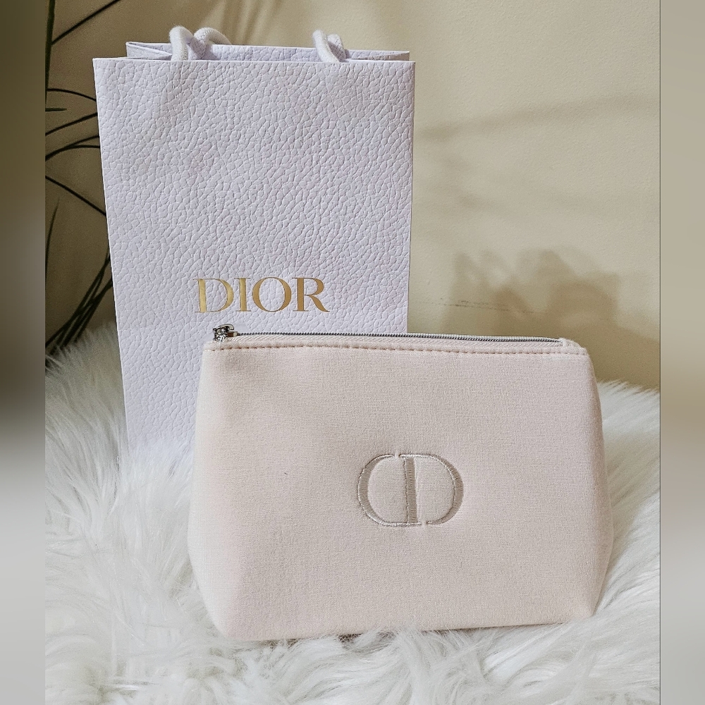 ❌️SOLD❌️ 🤍Dior Upcycled Crossbody Bag🤍 - Picture 4 of 11